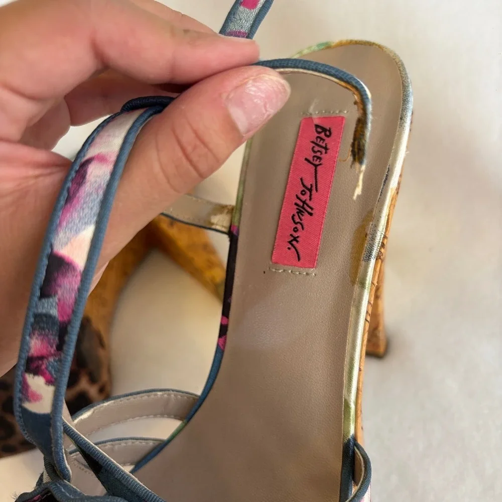 Betsey Johnson Floral Rose Cork Platform Sandals Multi Color Leopard Sole
